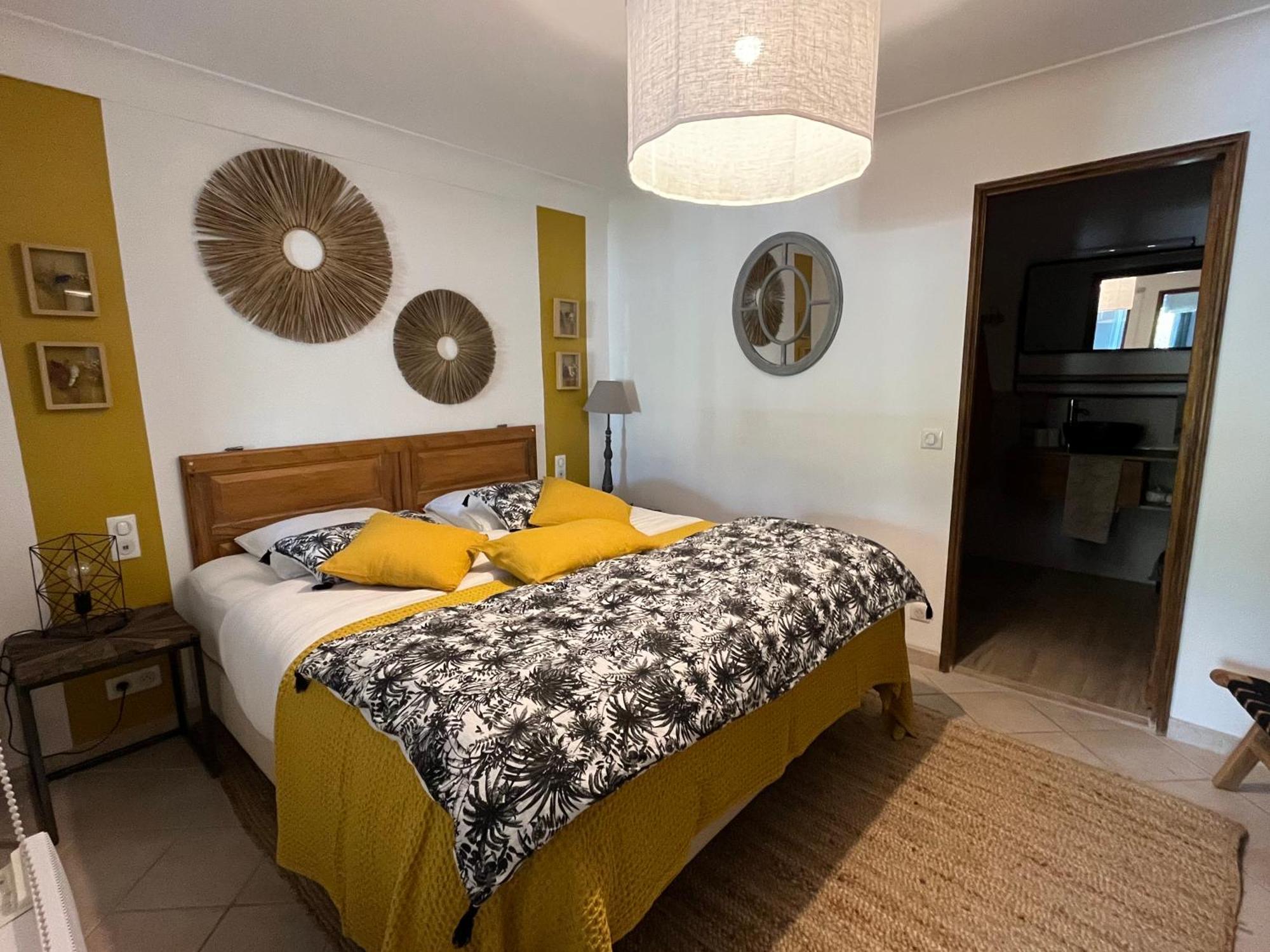 Hestia Bed & Breakfast Robion en Luberon Exterior photo